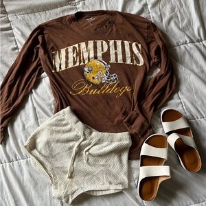 HOLLISTER TSHIRT AND CROCHET SHORTS SET